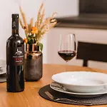 Vina Kobal, Kobal Family Estate Lejlighed *