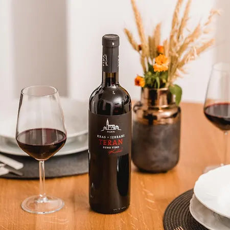 Vina Kobal, Kobal Family Estate *
