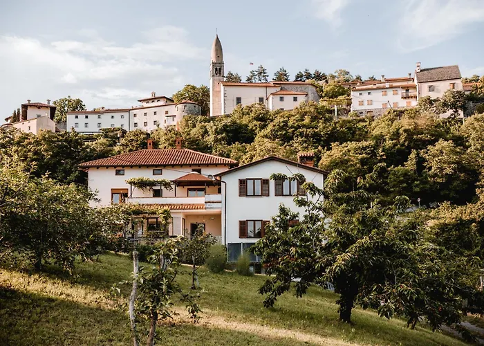 Vina Kobal, Kobal Family Estate アパート *