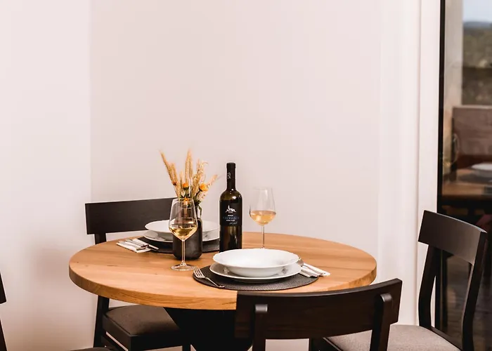 Vina Kobal, Kobal Family Estate アパート Štanjel