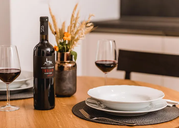 Vina Kobal, Kobal Family Estate アパート *